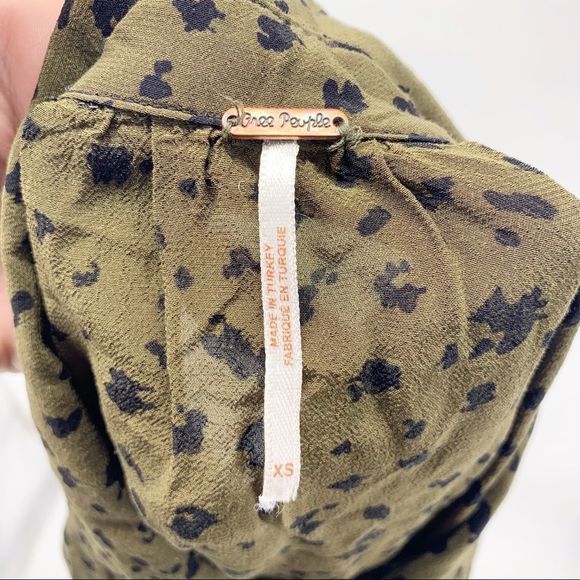 Free People Green and Black Leopard Print Collared Button Down Shirt Size XS - Picture 5 of 6